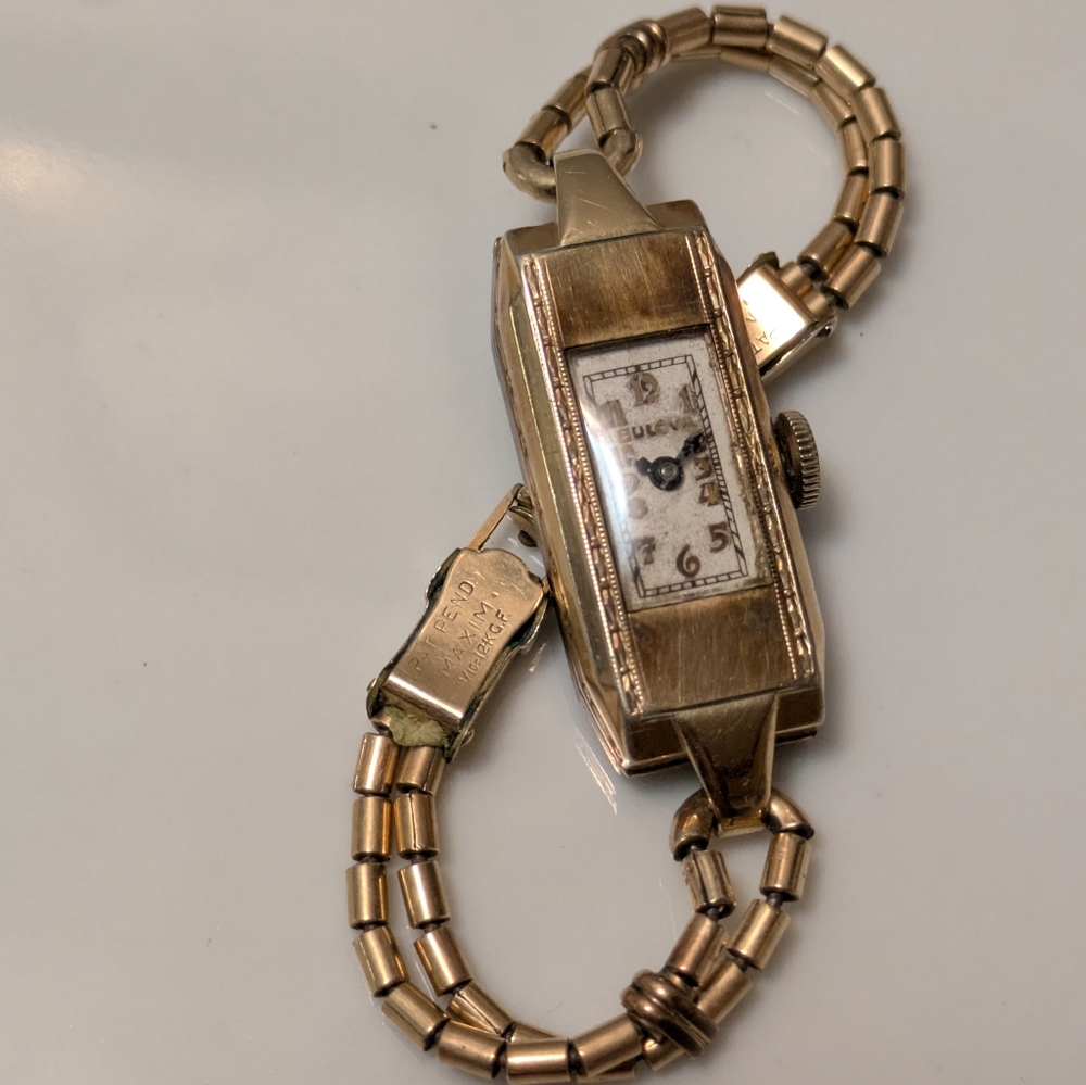 Vintage Bulova Womens Gold Wrist Watch.        12 KGF.  1933.